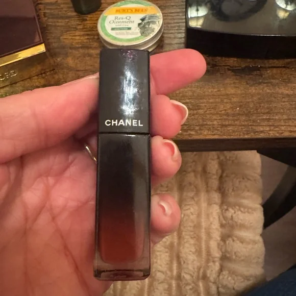 Grab Bag #6. CHANEL Lumière de l'Océan Illuminating Powder, ect - Picture 6 of 11